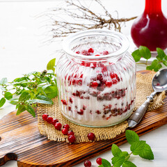 Delicious fresh currants with sugar