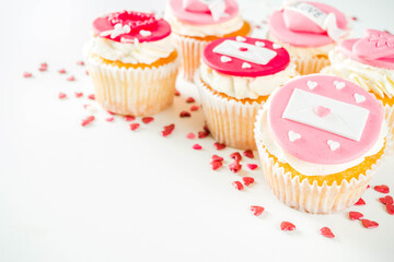  Valentine's day pink and red cupcakes