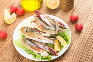 A plate of fresh crab claws