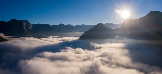 Über den Wolken am Grundlsee im Ausseerland / Above the clouds at Grundlsee lake