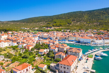 Fototapeta na wymiar Panoramic view of beautiful blue bay town of Cres on the island of Cres, Adriatic sea in Croatia