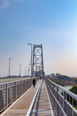 Ponte Hercílio Luz em dia de sol da cidade de  Florianópolis, Santa Catarina, Brasil