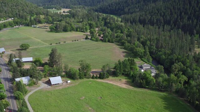 Applegate Oregon Aerial Drone/Applegate Valley Oregon Aerial Drone - Zooming in and tilting up