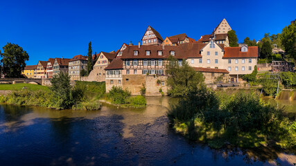 Fototapeta na wymiar Panorama of the old town of Schwaebisch Hall seen from the island in the river Kocher