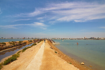 Salinas, lodos y Mar Menor en San Pedro del Pinatar, España