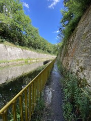 Fototapeta na wymiar Tunnel de la Collancelle, canal du nivernais, Bourgogne