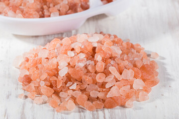 Fototapeta na wymiar Pile of pink Himalayan salt