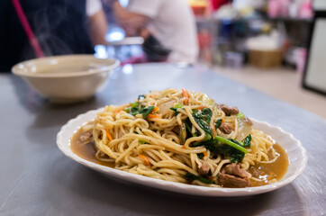 eat famous Taiwanese fried noodles