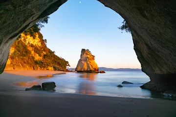 Fototapete Cathedral Cove Sonnenaufgang an der Cathedral Cove auf der Coromandel Peninsula Neuseeland