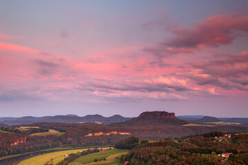 Blick auf den Lilienstein am Abend