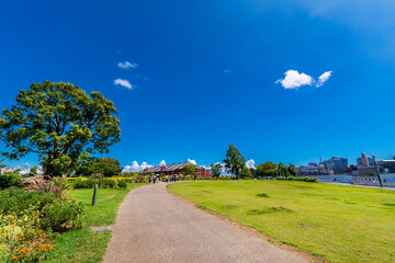 横浜 新港中央広場の風景