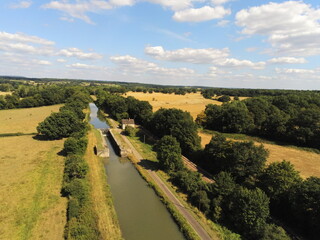 Canal du nivernais en Bourgogne, vue aérienne