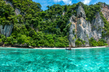 Fototapeta na wymiar Clear sea of Phi Phi Islands Krabi Province, Thailand