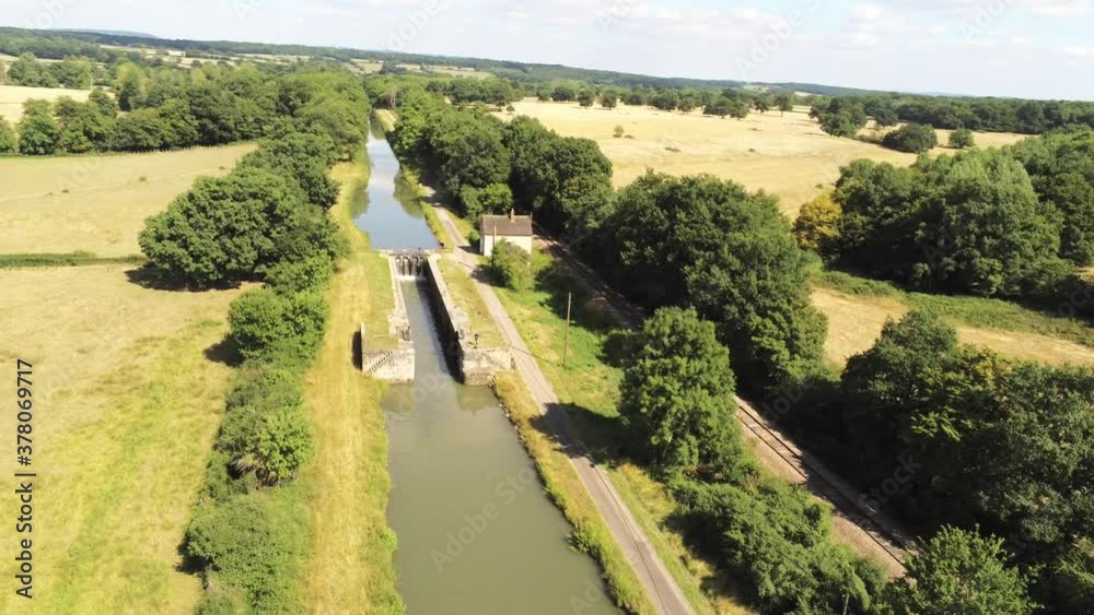 Poster Canal du nivernais en Bourgogne, vue aérienne 