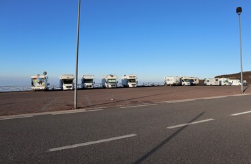 Etna - Camper al parcheggio di Piazzale Sapienza al mattino presto