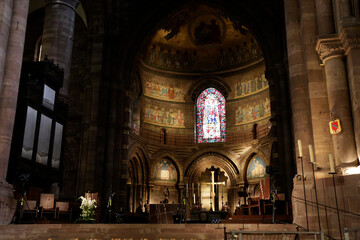 Fototapeta na wymiar Altarraum der Cathedrale von Strasbourg. Strasbourg, Elsass, Deutschland, Europa