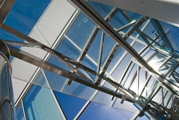 Obraz premium Glass and steel architectural construction