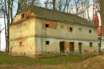 Tyniowice, Szkoła, Budynek, Zabytek, Architektura © woodyd
