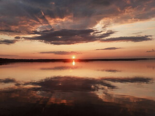 Obraz premium sunset over the lake (ukraine, svityaz) 