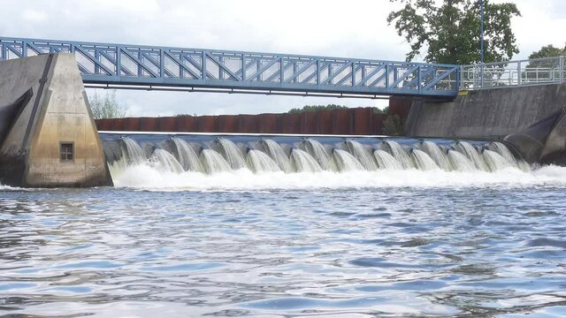 Small power plant in the Aller river for the production of electrical energy from river water without building a dam