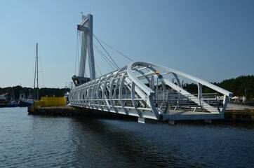 konstrukcja stalowa , most wiszący na linach , most stalowy , konstrukcja  ze stali produkcja © Szymon