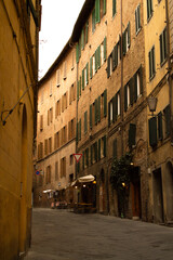 Fototapeta na wymiar Vicoli di Siena