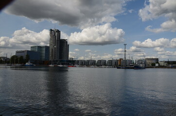 Gdynia ,port w Gdyni , żaglówka  w Gdyni  ,Gdynia morze ,  nabrzeże Gdynia ,czółno, morski, zeglarstwo, jacht, zagiel, naczynie, łódź żaglowa, bawić, woda, niebo, maszt, port, blękit, stary,  © Szymon