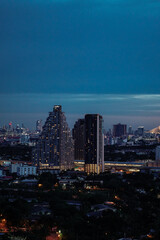 Obraz premium Night city view in the downtown, Nonthaburi, Thailand