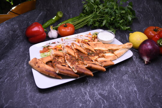 &amp;quot;Kiymali Pide&amp;quot; Images – Browse 211 Stock Photos, Vectors, and Video ...