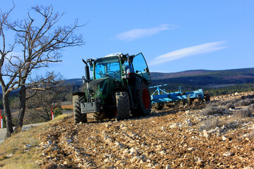 tracteur et andaineur