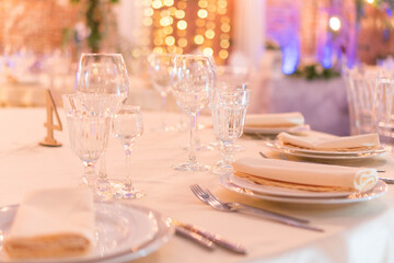 white evening festive table decor