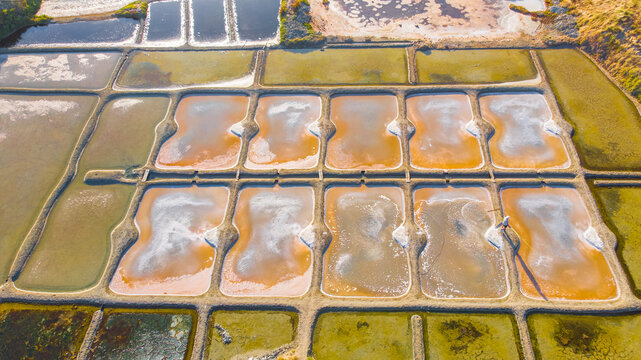Vue de drone sur les marais salants de Gu&eacute;rande
