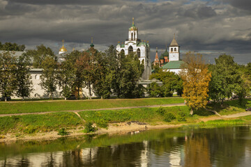 Fototapeta na wymiar Spaso-Preobrazhensky (Transfiguration) monastery in Yaroslavl. Russia