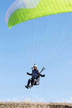 Landing after paragliding