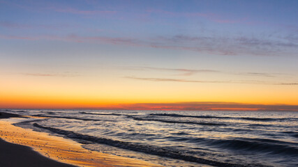 Fototapeta na wymiar beautiful sunset on the Polish sea
