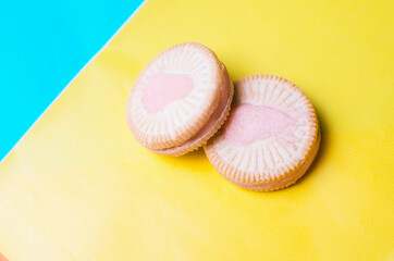 vanilla cookies with icing