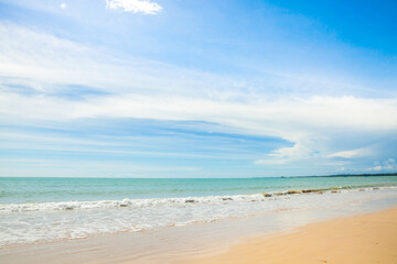 Fototapeta na wymiar beautiful sea, sand and blue sky in Kao Lak, Thailand