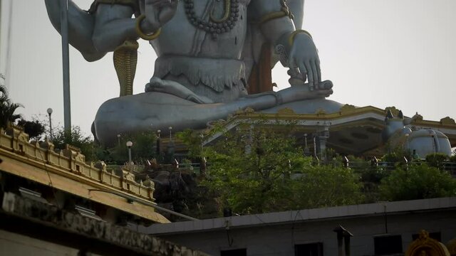 murudeshwar temple loard shiva statue in jungle