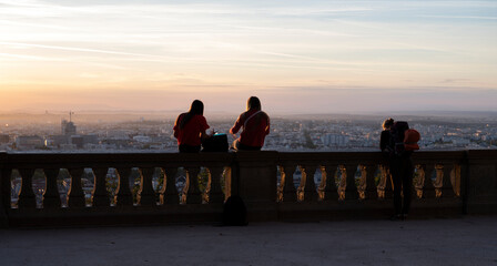 Lever de soleil sur la ville de Lyon