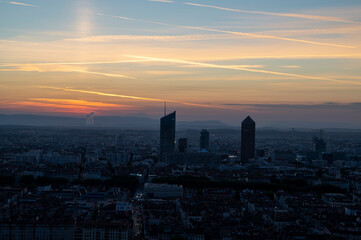 Lever de soleil sur la ville de Lyon