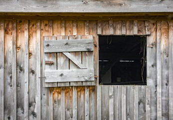Obraz na płótnie Canvas window at a barn