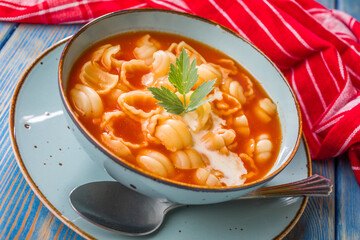 Fresh tomato soup with conchigliette.
