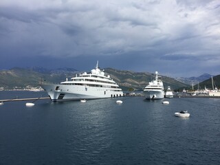 Fototapeta na wymiar luxury yachts in the harbor