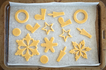 Baking christmas cookies