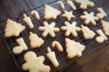 Baking christmas cookies