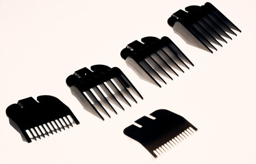 Different attachments for the hair machine.