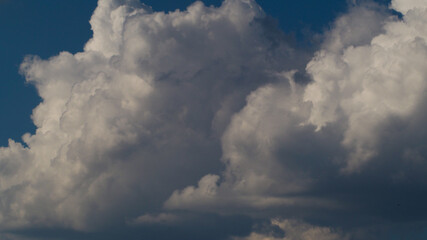 D&eacute;veloppement intense de nuages orageux