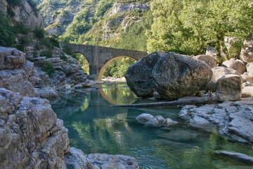 pont romain et gorges de la méouge près de Sisteron