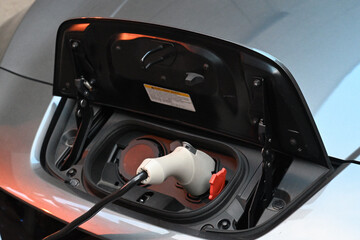 自動車の充電　ゼロエミッション車