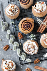 Cinnamon rolls with walnuts and cream cheese 